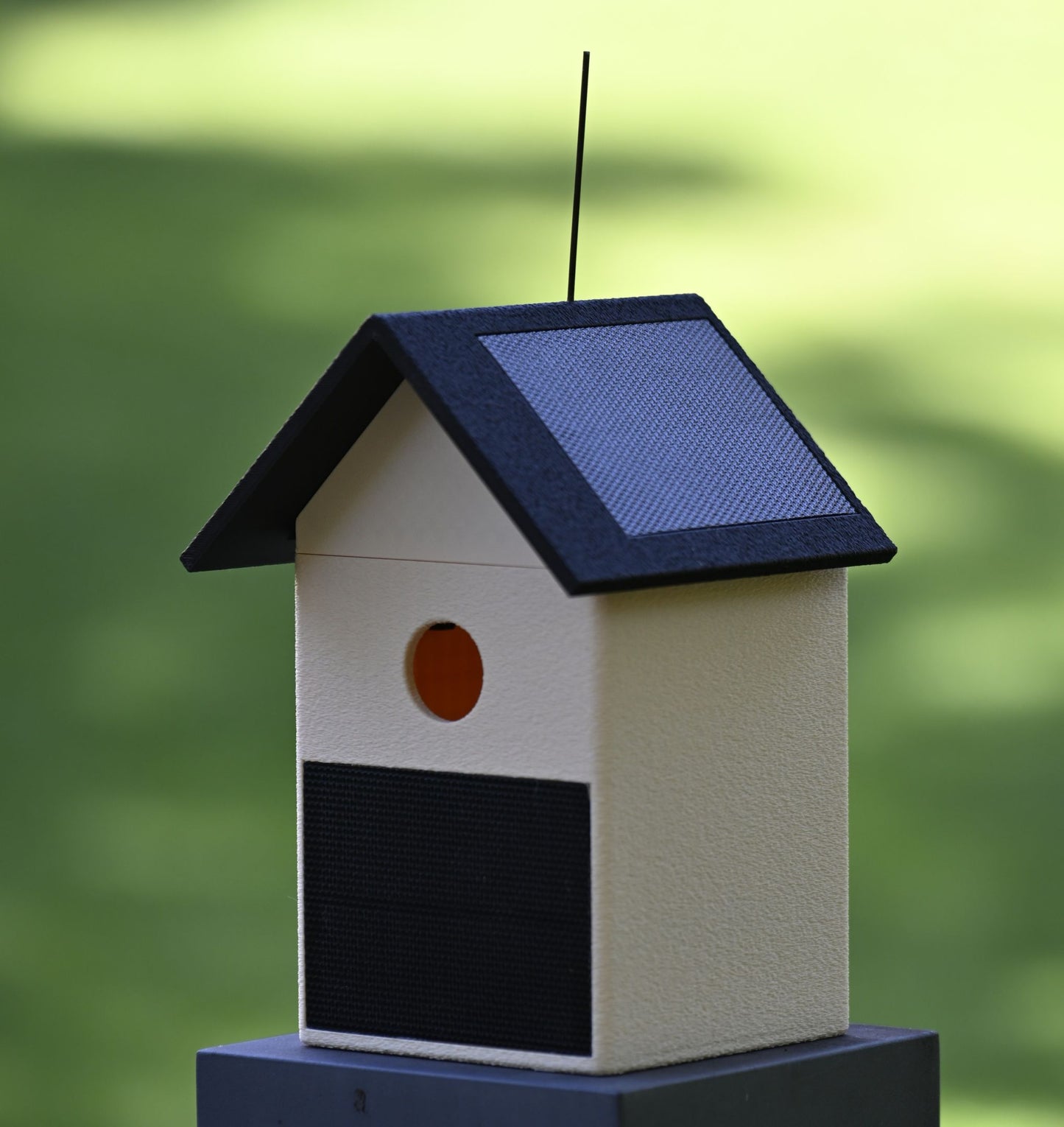 Fertig gedrucktes Vogelhaus-Mesh-Repeater-Gehäuse – Ansicht 1